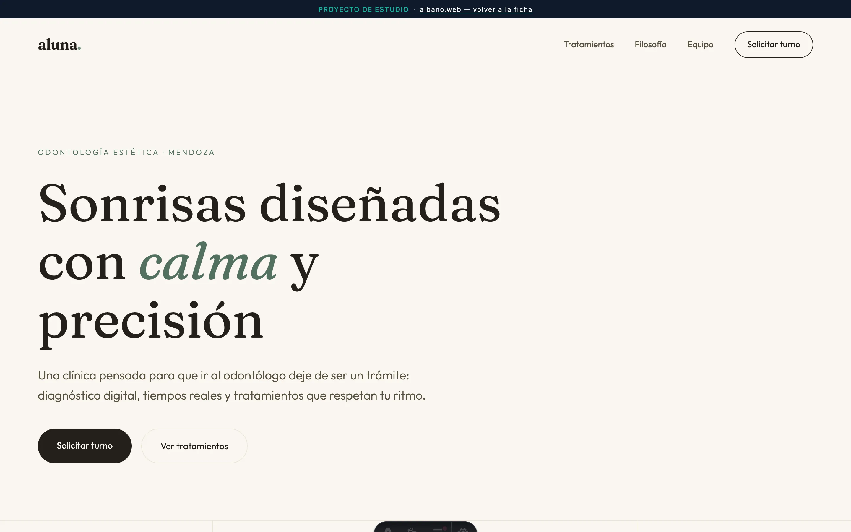 Landing de Aluna en desktop: hero editorial en marfil con tipografía serif